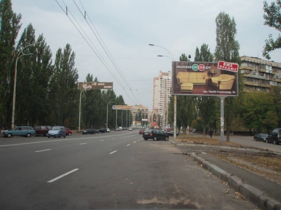 Фото рекламної площини за адресою Малиновского,34