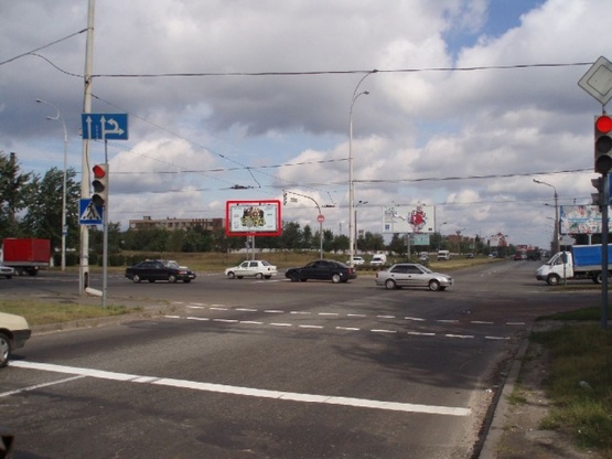 Фото рекламной плоскости по адресу Богатырская ул., поворот на ул. Полярная по ходу из Вышгорода