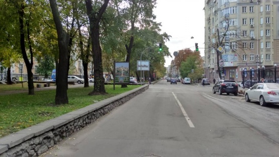 Фото рекламної площини за адресою Нижній Вал, 51 / Почайнинська, (бульварна частина)