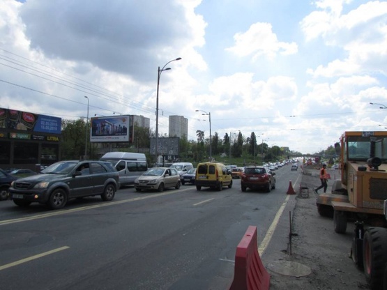 Фото рекламної площини за адресою Палладіна Академіка проспект, 16 / Василя Стуса рух в напрямку проспекту Перемоги, ліворуч