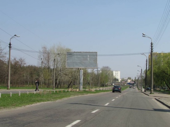 Фото рекламної площини за адресою Алішера Навої проспект, рух від бульвару Перова  (на розподілювачі)