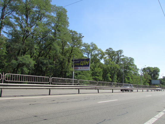 Фото рекламної площини за адресою Визволителів проспект, (Парк Перемоги)