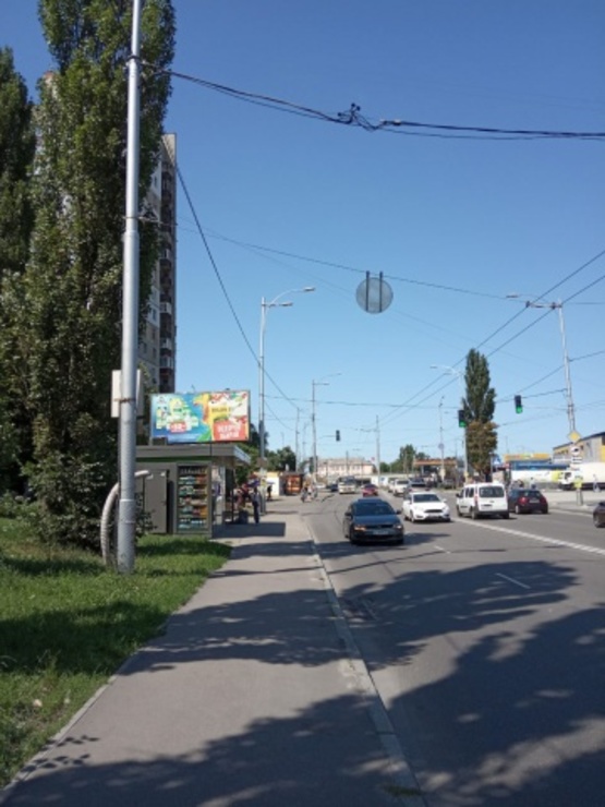 Фото рекламной плоскости по адресу Святошинська / Львівська (Горенська), рух до площі Героїв Бреста (світлофор), лівруч