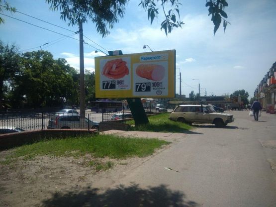 Фото рекламной плоскости по адресу пр. Свободи (р-н Міськводоканалу)