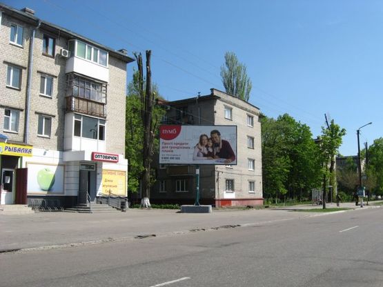 Фото рекламной плоскости по адресу вул. Республіканська, 73