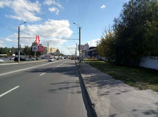 Фото рекламной плоскости по адресу вул. Березинська (ТРК Караван) 100 метрів від перехрестя