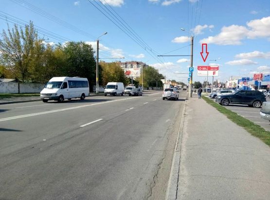 Фото рекламной плоскости по адресу вул. Березинська (ТРК Караван) 200 метрів від перехрестя