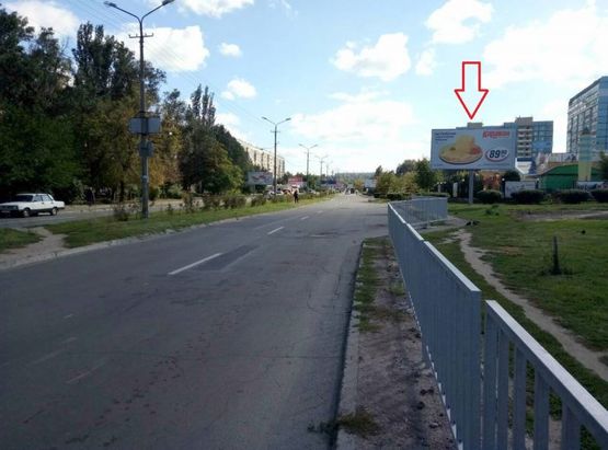 Фото рекламной плоскости по адресу вул. Комунарівська (Юрія Кондратюка), 20