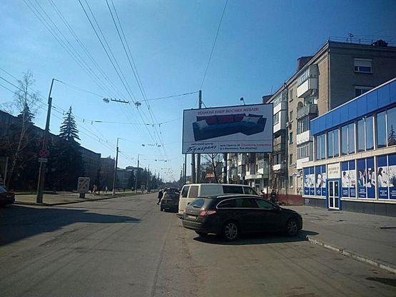 Фото рекламної площини за адресою вул. Першотравнева, 27