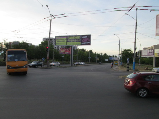 Фото рекламной плоскости по адресу пр-т М.Жукова пр-т Ак.Глушко сх. №11 правая А