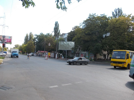 Фото рекламної площини за адресою Космонавтов №15 А