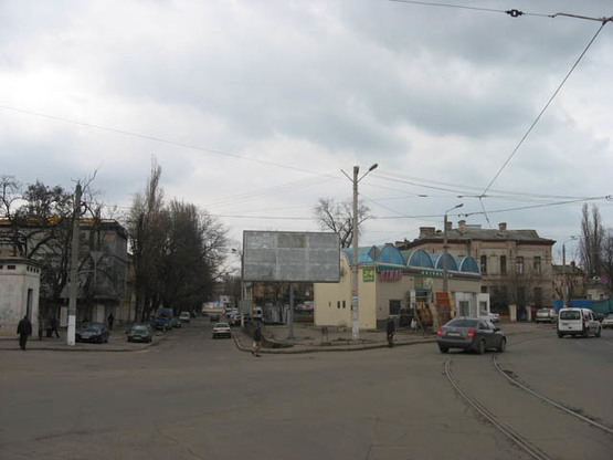 Фото рекламної площини за адресою Болгарская угол Старопортофранковской № 48а А