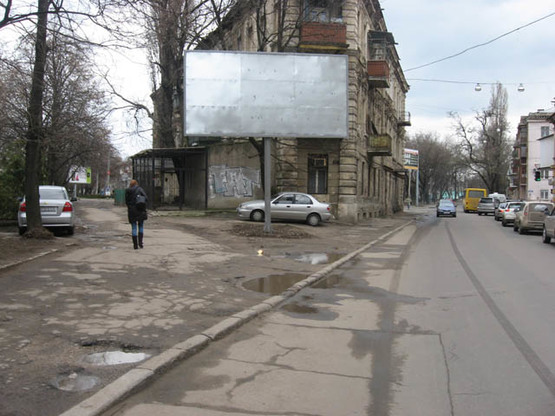 Фото рекламної площини за адресою Мечникова №90 угол Разумовского №2 В