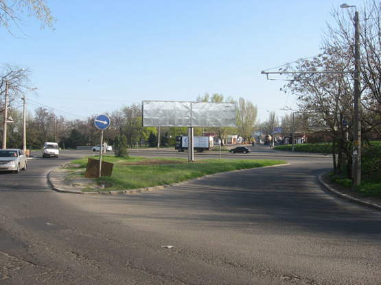 Фото рекламної площини за адресою Дальницкая угол Стуса Василия В левая
