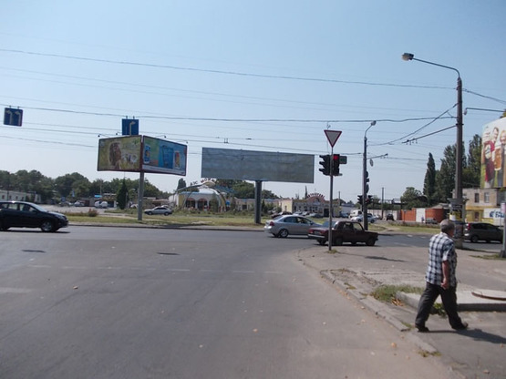 Фото рекламної площини за адресою 25-й Чапаевской Дивизии Варненской А левая