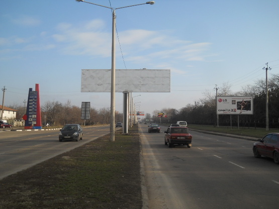 Фото рекламної площини за адресою Южная дорога №1 В правая