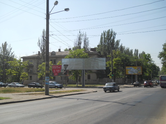 Фото рекламной плоскости по адресу Ат.Головатого угол Николая Гефта А правая