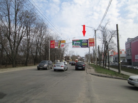 Фото рекламной плоскости по адресу Московский просп., 256-В, из центра (ТРЦ Экватор, СМ Варус, автоцентр NISSAN, продуктовый рынок)