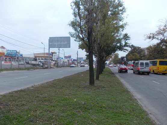 Фото рекламної площини за адресою Днепропетровская дорога №99-Б/3 Марсельская В