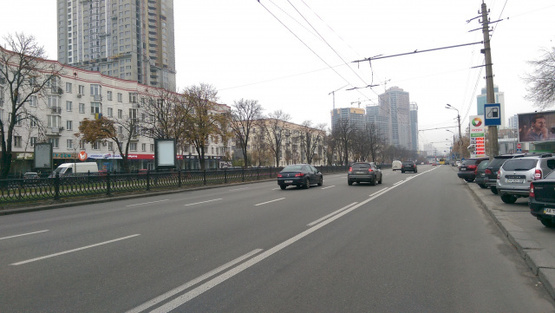 Фото рекламної площини за адресою Перемоги 4 (бульвар), к КПИ