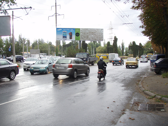 Фото рекламної площини за адресою 27 Чап.дивизии -магазин "Обжора" с пр-та Мжукова) (левый)