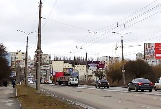 Фото рекламної площини за адресою вул. Свободи (навп Палацу творчості перед мост)