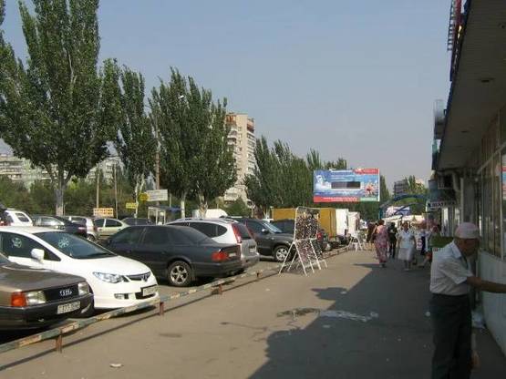 Фото рекламной плоскости по адресу 064_Запорожье_Александровский рынок-ул.Чумаченко/ ул.Малиновского- 1.1