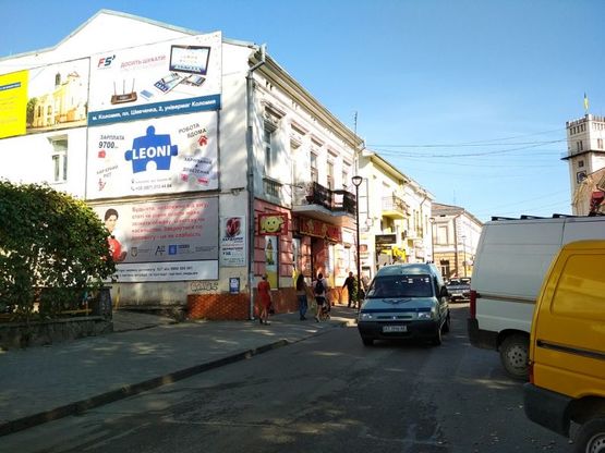 Фото рекламной плоскости по адресу пр. Грушевського (поруч з "Фокстрот") напрям в центр