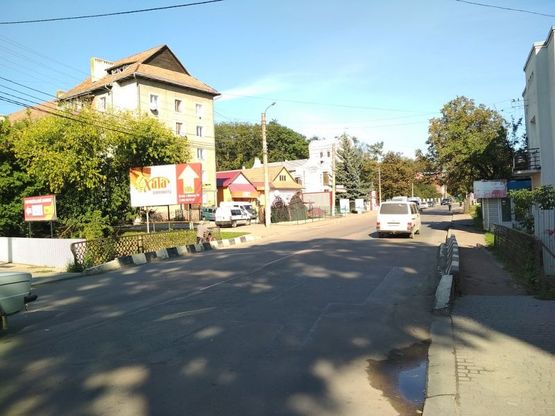 Фото рекламной плоскости по адресу вул. Мазепи (біля маг. "Світ Інструментів")