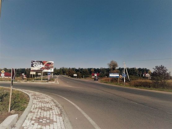 Фото рекламной плоскости по адресу Корнич (кільце)/ на Івано-Франківськ