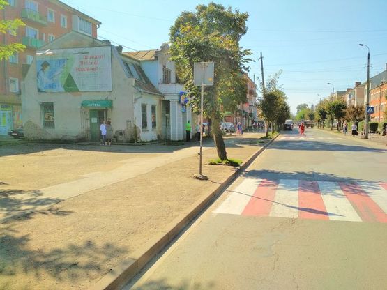 Фото рекламной плоскости по адресу вул. Бандери, 36  (маг. "Галичанка")