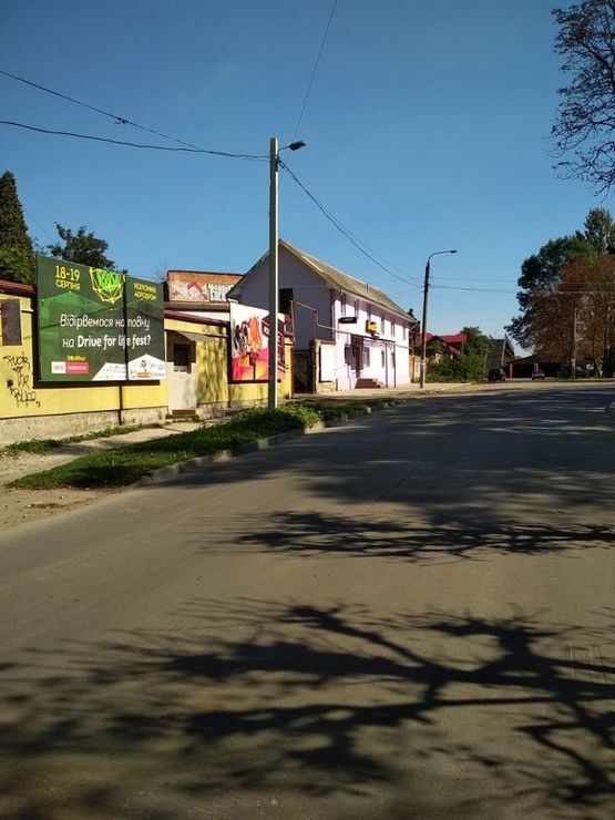 Фото рекламной плоскости по адресу вул. Січових Стрільців  (економіко-правовий коледж)