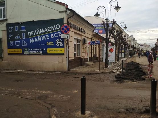 Фото рекламной плоскости по адресу вул. Валова - вул. Чорновола (навпроти "Ватсонс"), правий