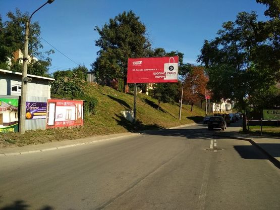 Фото рекламной плоскости по адресу вул. Кринична (зупинка "Кляштор")
