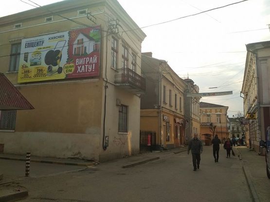 Фото рекламной плоскости по адресу вул. П. Сагайдачного, 6 (ринок, вихід на вул. Чорновола)