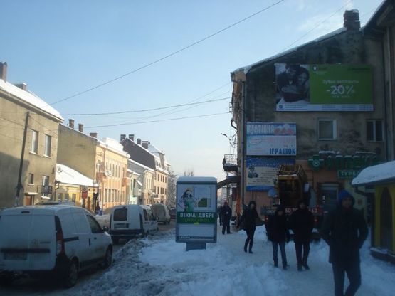 Фото рекламной плоскости по адресу пр. Грушевського, 45 (навпроти 5-ї шк) напрям в центр