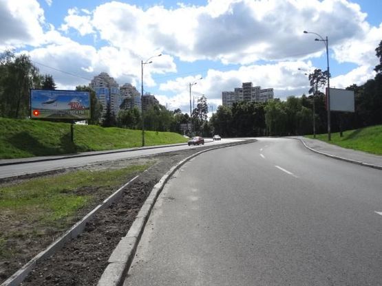 Фото рекламної площини за адресою Победы пр. - съезд с пр. Палладина на пр. Победы