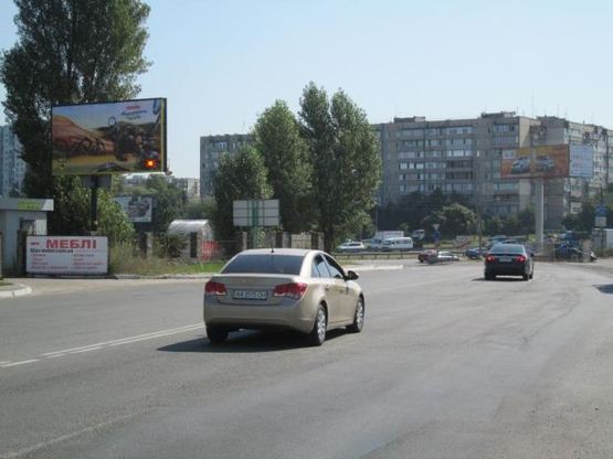 Фото рекламной плоскости по адресу Киевская ул., 2 пoвoрoт на Вишневoе