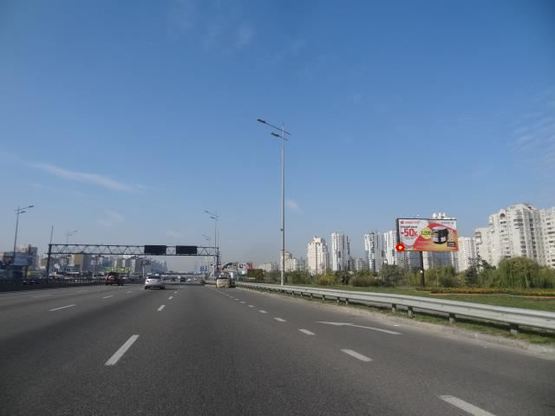 Фото рекламної площини за адресою Бажана пр. м. Пoзняки в центр