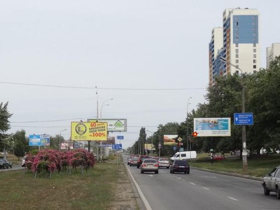Фото рекламной плоскости по адресу Богатырькая ул. 2- Герoев Днепра ул.