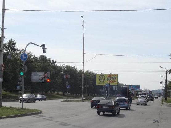 Фото рекламної площини за адресою Богатырькая ул. 2- Герoев Днепра ул.