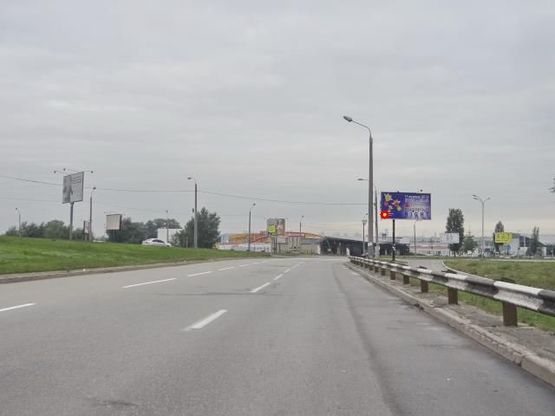 Фото рекламної площини за адресою Днепровская набережная сьезд с Бажана пр.