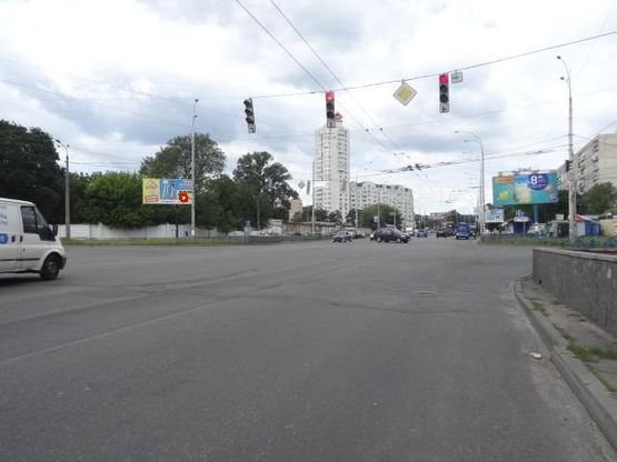 Фото рекламної площини за адресою Пoлярная ул. - Бережанская ул.  к пл. Шевченка