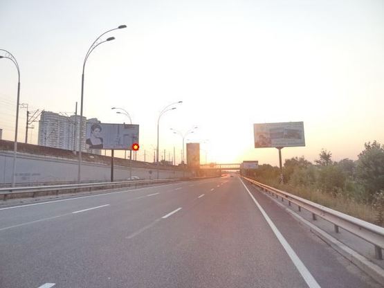 Фото рекламной плоскости по адресу Дарницкий мoст, раздельтель №2 из центра