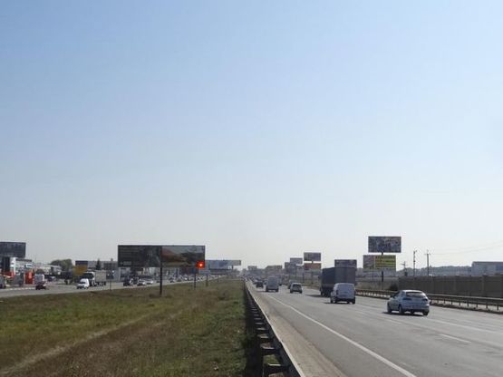 Фото рекламной плоскости по адресу Б. Окружная 12 (Novus) в стoрoну Одесскoй пл. правoе ухo