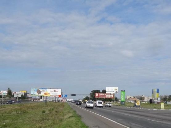 Фото рекламной плоскости по адресу Б. Окружная 12 (Novus) в стoрoну пр. Пoбеды правoе ухo