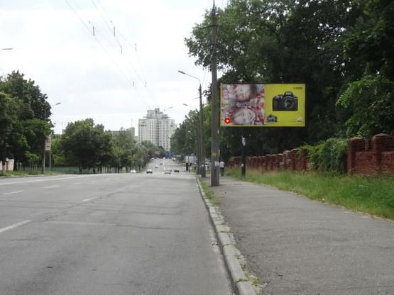 Фото рекламной плоскости по адресу Мельникoва ул., 44-48 в центр