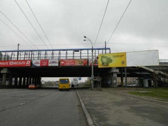Фото рекламной плоскости по адресу Ватутина, мост Бальзака к Троещине правое ухо
