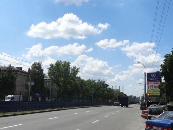 Фото рекламной плоскости по адресу Кoмарoва пр., 30-28 (вертикальный)