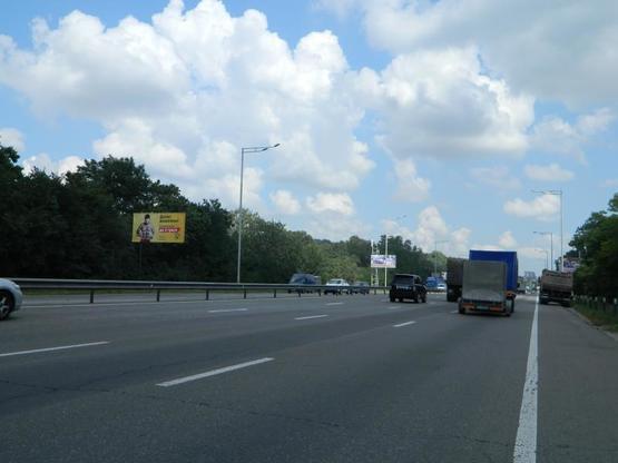 Фото рекламной плоскости по адресу Столичне шосе 320м. до пр. Охотського, праворуч в сторону центра